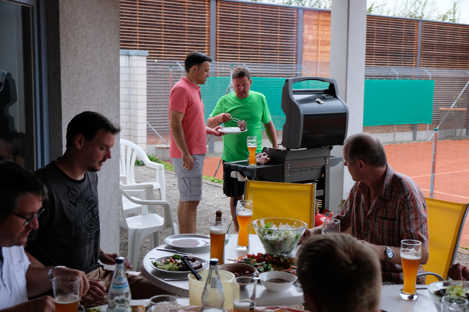 Hobby-Herren 2 unterliegen Geradstetten nach Platzregen und endlosen Match-Tie-Break-Spielen